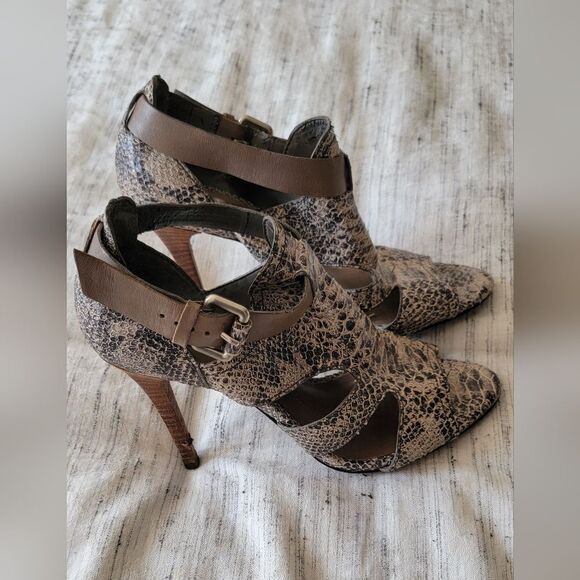 BCBG Max Azria Reptile Print Sandals - Picture 3 of 4